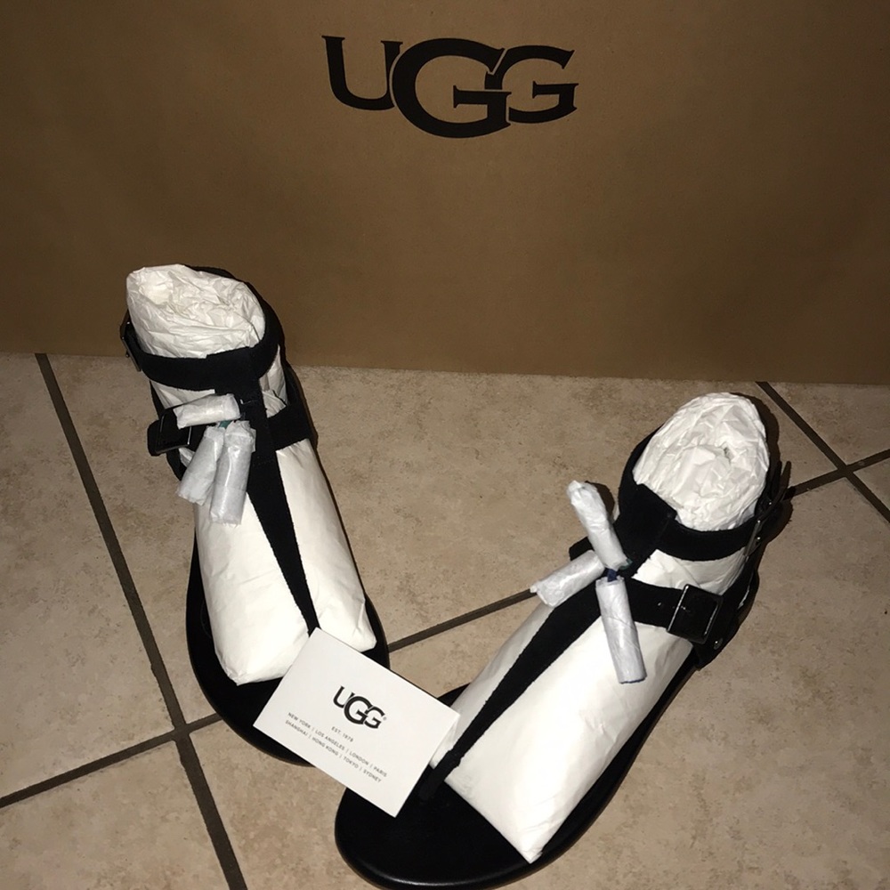 UGG Black T-Strap Leather Sandals